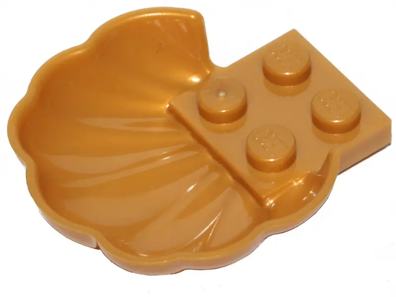 Pearl Gold Clam / Scallop Shell with 4 Studs