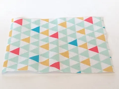 White Duplo, Cloth Blanket 8 x 10 cm with Triangles Pattern
