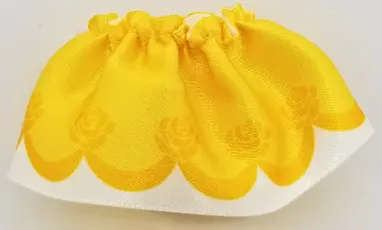 White Duplo Wear Cloth Skirt Satin with Yellow Layered Top Skirt and Orange Roses Pattern