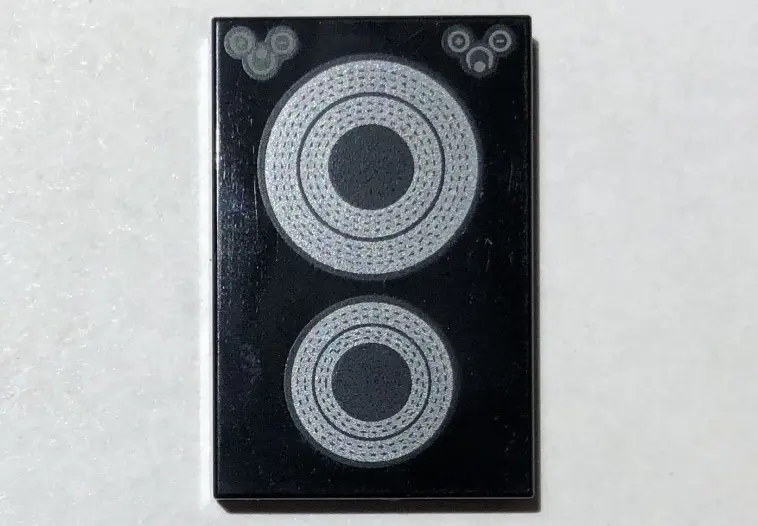Black Tile 2 x 3 with Silver Concentric Circles Stove Plate Pattern