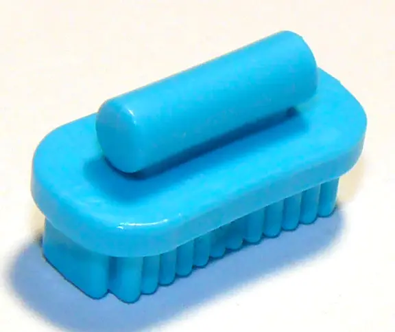 Medium Azure Friends Accessories Brush Oval, Large