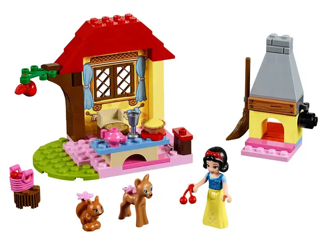 Snow White's Forest Cottage 10738