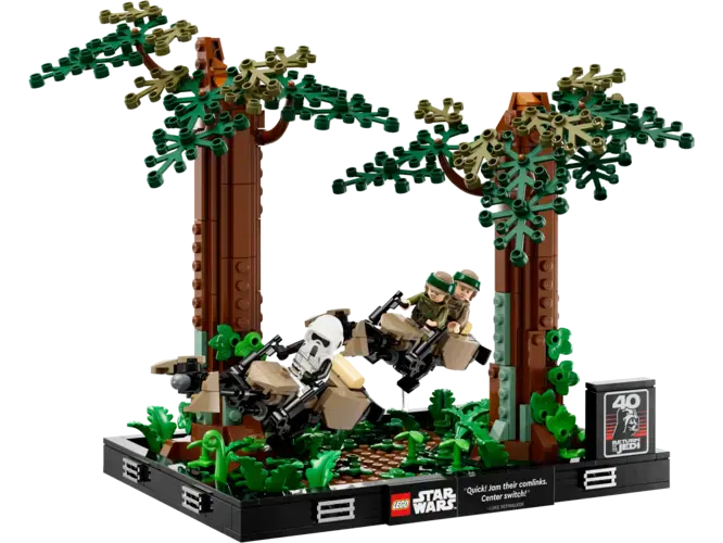 Endor™ Speeder Chase Diorama 75353