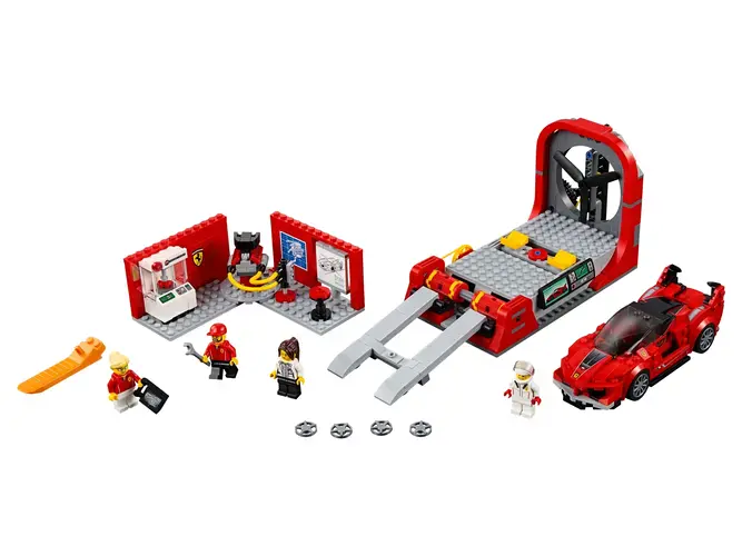 Ferrari FXX K & Development Center 75882