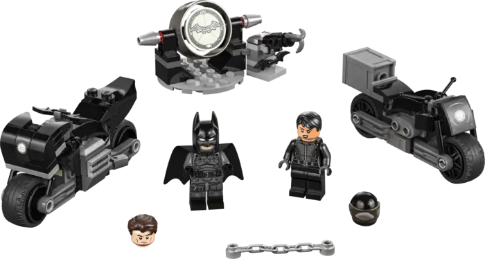 Batman™ & Selina Kyle™ Motorcycle Pursuit 76179